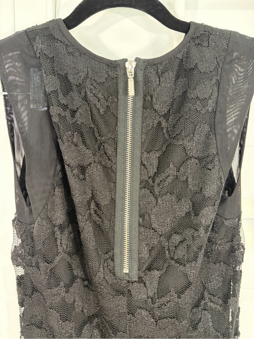Black Lace Midi Sheath Dress (3/4) - Picture 4 of 10